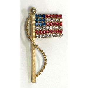 Vintage Patriotic American Flag Rhinestone. Brooch Gold Tone Red White & Blue